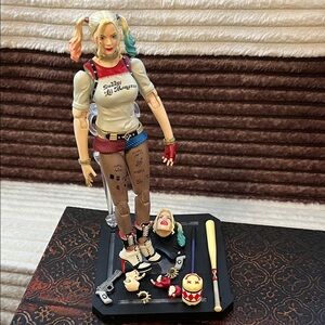 DC Comics Multiverse Suicide Squad Harley Quinn Figure with Stand & Accessories